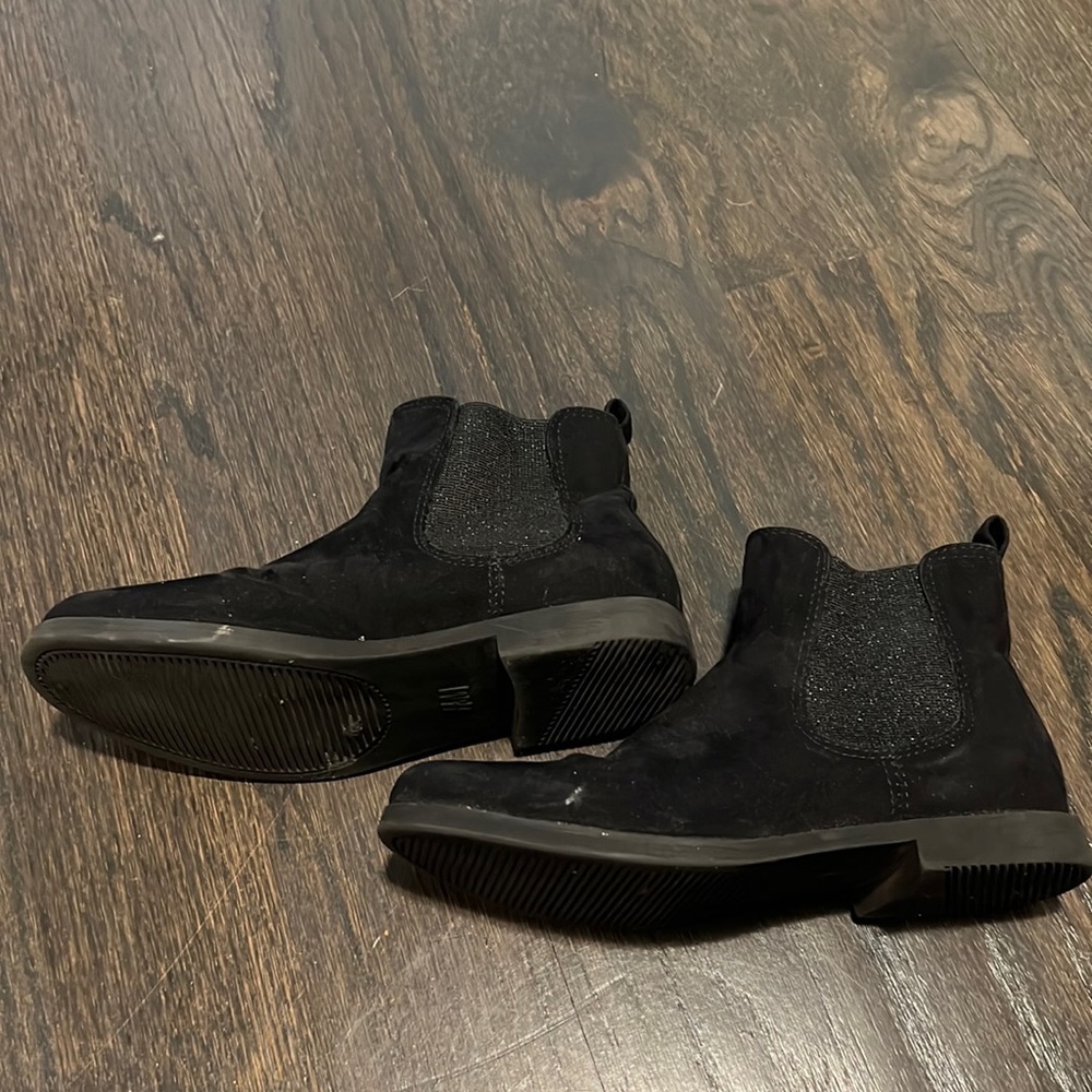 👟 3 for $36 👟 black ankle boots with sparkles on the side